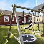 3 Bedroom Awesome In Glesborg