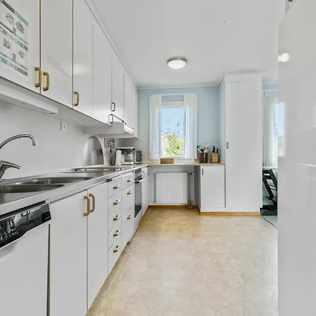 3 Bedroom Awesome In Glesborg