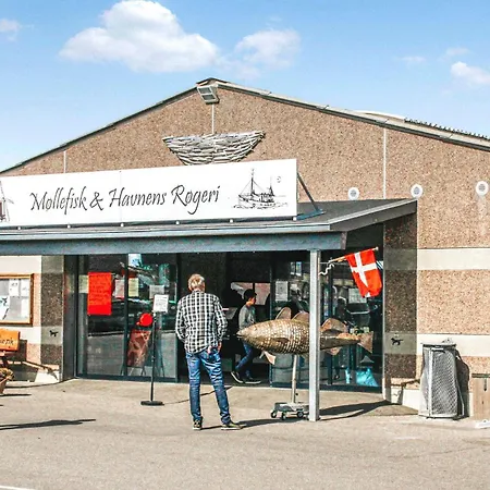 3 Bedroom Awesome In Dom wakacyjny Glesborg