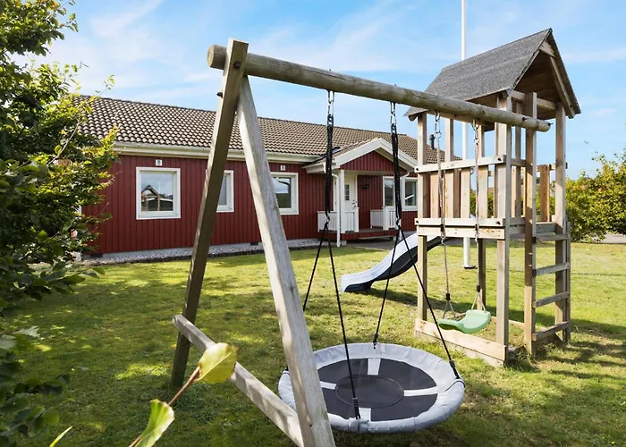 3 Bedroom Awesome In Glesborg