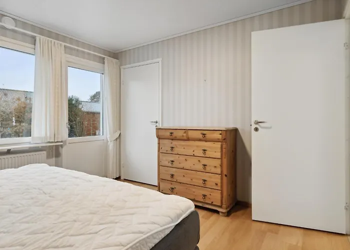 Dom wakacyjny 3 Bedroom Awesome In *