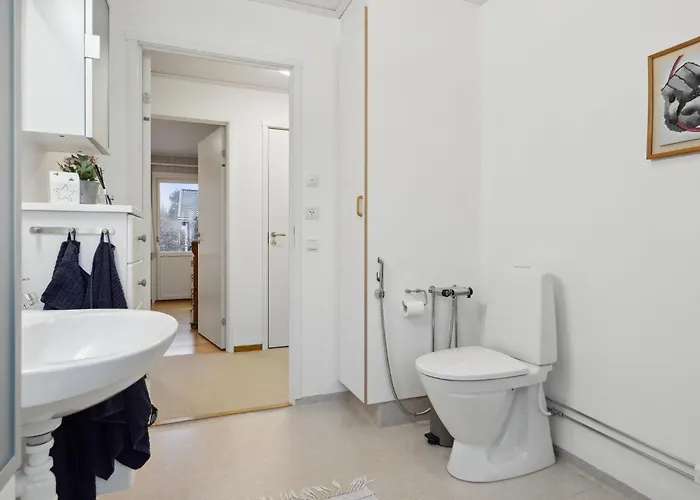 3 Bedroom Awesome In *